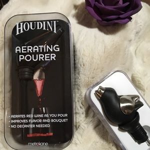 unopened aerating wine pourer and free gift!